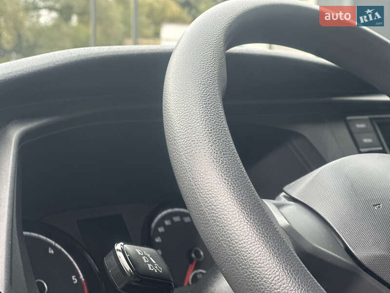 Грузовой фургон Volkswagen Transporter 2023 в Киеве