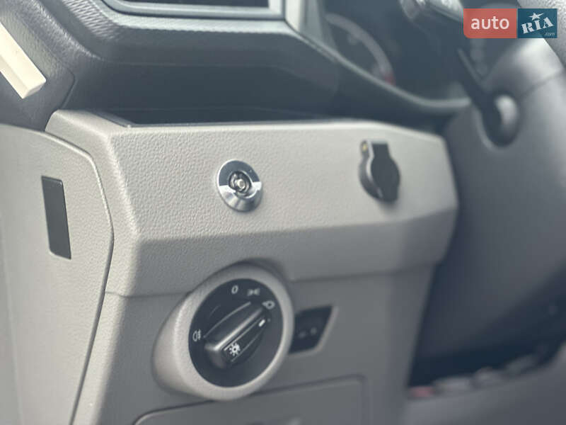 Грузовой фургон Volkswagen Transporter 2023 в Киеве