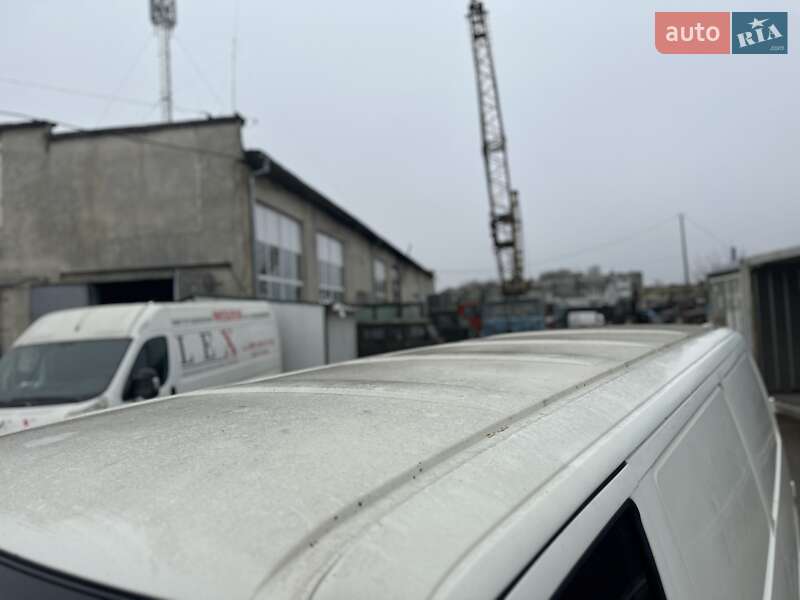 Вантажний фургон Volkswagen Transporter 2000 в Тернополі