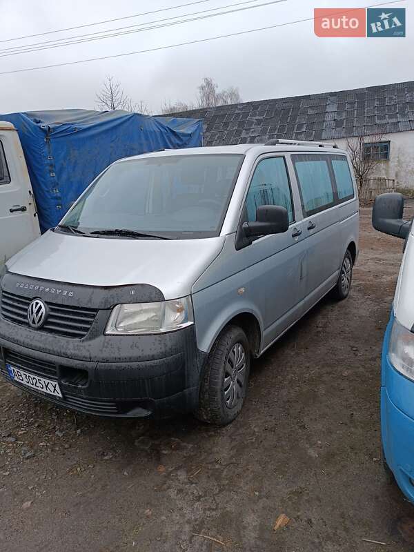 Минивэн Volkswagen Transporter 2008 в Чутове