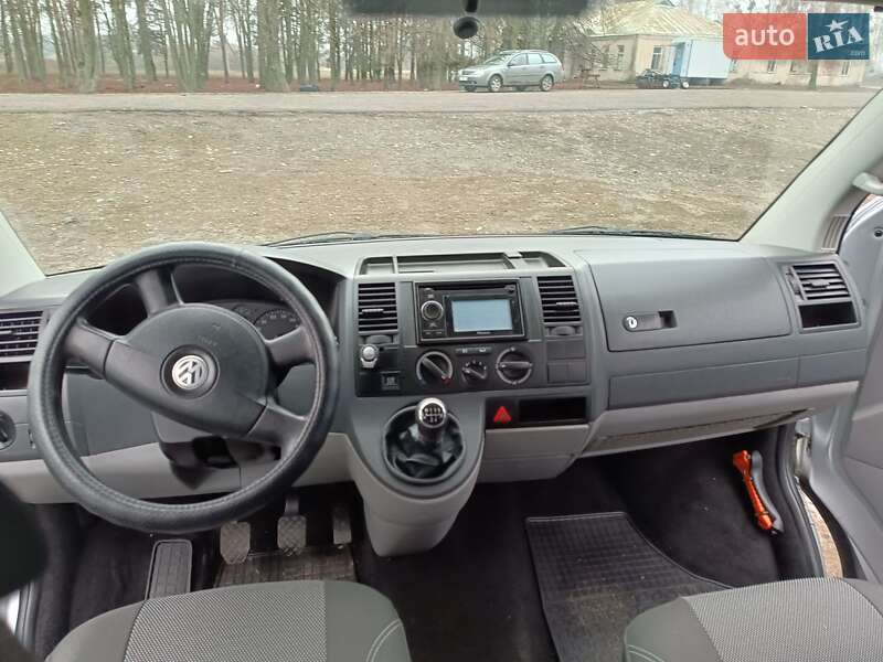 Минивэн Volkswagen Transporter 2008 в Чутове