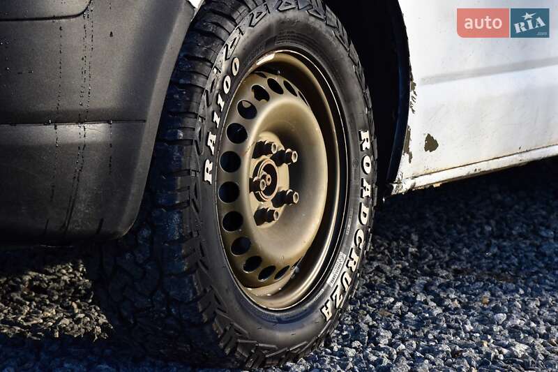 Мінівен Volkswagen Transporter 2006 в Дрогобичі