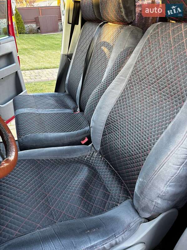 Минивэн Volkswagen Transporter 2004 в Тараще