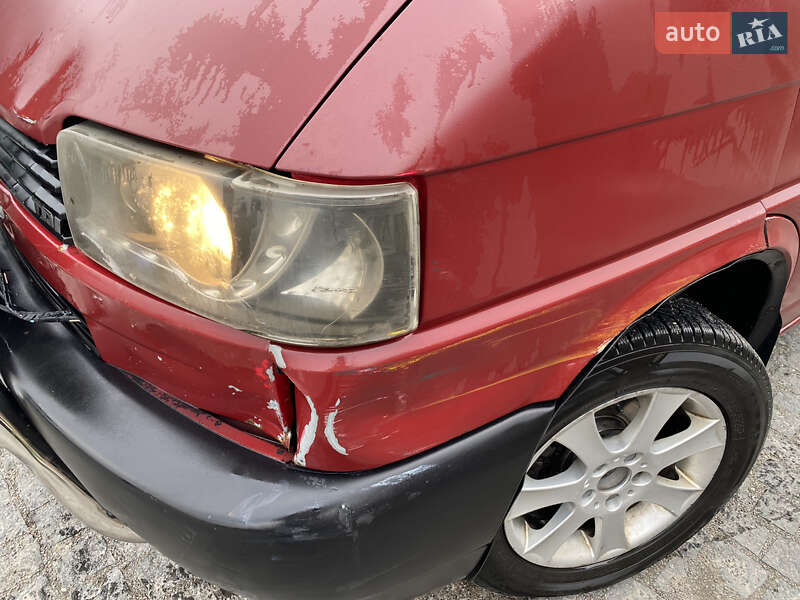 Вантажний фургон Volkswagen Transporter 2001 в Чернівцях