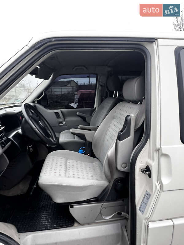 Минивэн Volkswagen Transporter 2001 в Хмельницком