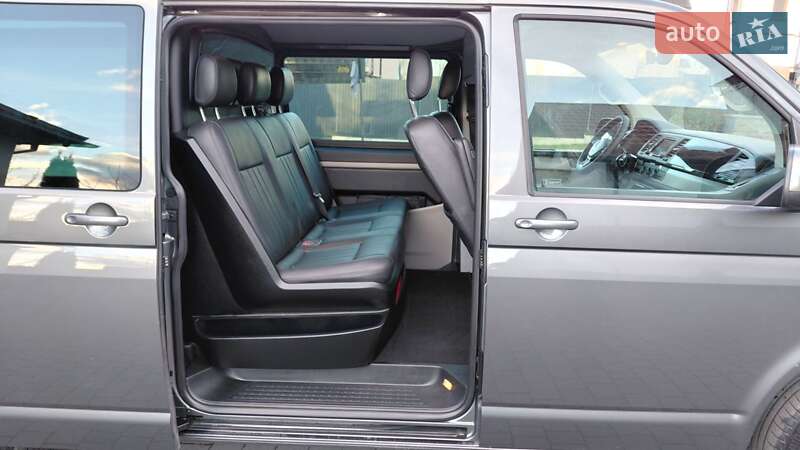 Минивэн Volkswagen Transporter 2019 в Долине