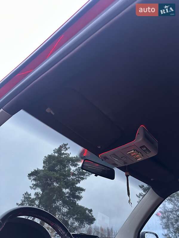 Вантажний фургон Volkswagen Transporter 2006 в Бучі