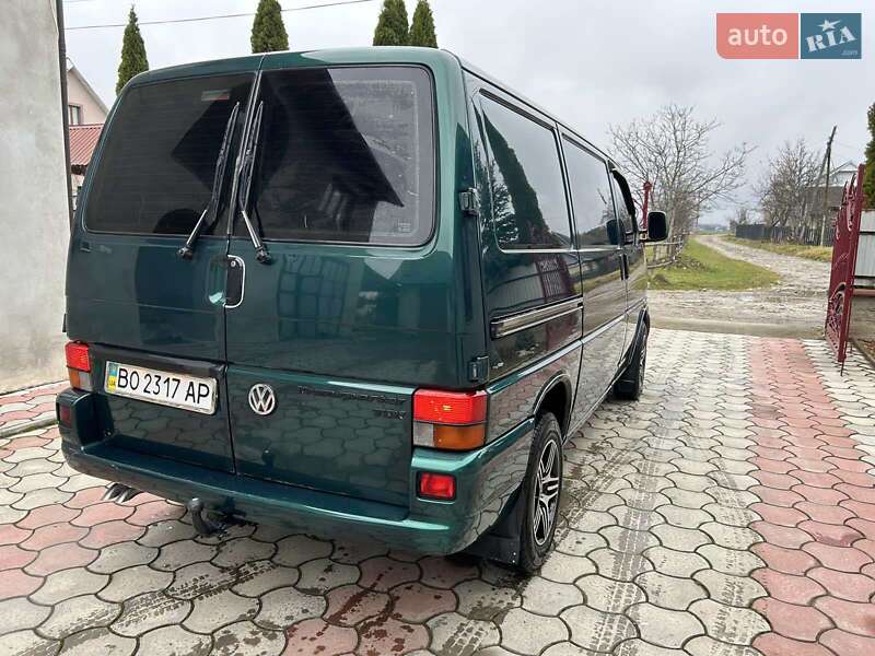 Грузовой фургон Volkswagen Transporter 2002 в Надворной