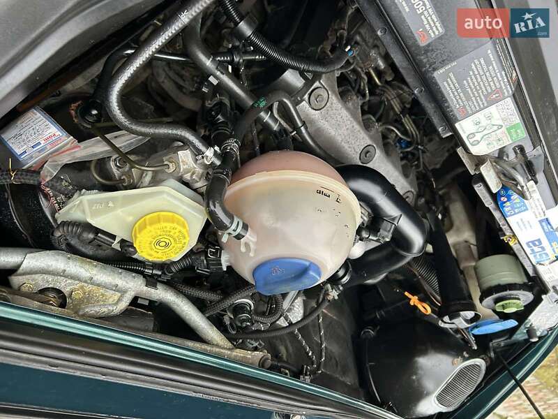 Грузовой фургон Volkswagen Transporter 2002 в Надворной