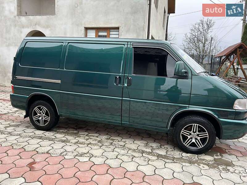 Грузовой фургон Volkswagen Transporter 2002 в Надворной
