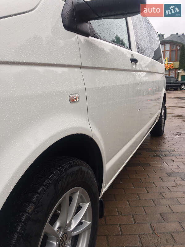 Минивэн Volkswagen Transporter 2015 в Черновцах