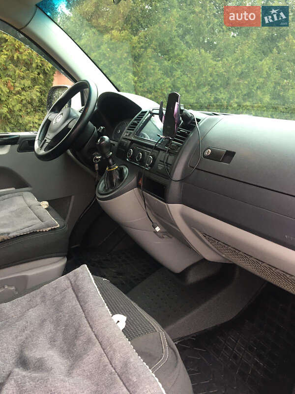 Минивэн Volkswagen Transporter 2015 в Черновцах