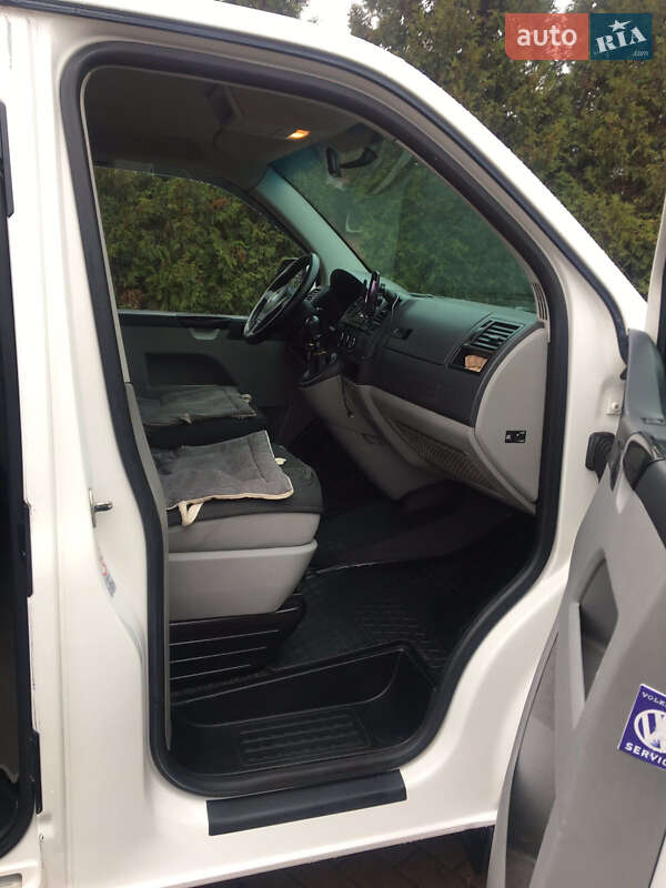 Минивэн Volkswagen Transporter 2015 в Черновцах