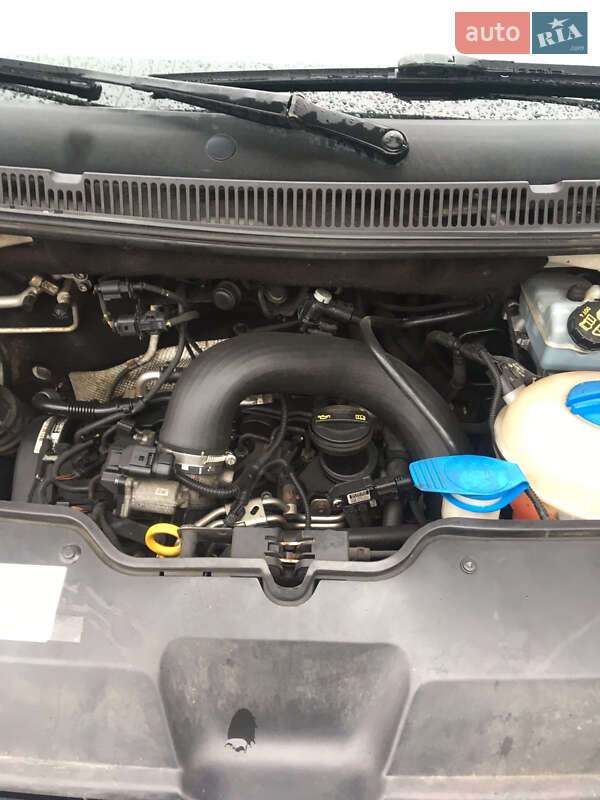 Минивэн Volkswagen Transporter 2015 в Черновцах