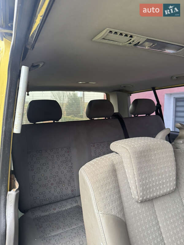 Минивэн Volkswagen Transporter 2012 в Золочеве