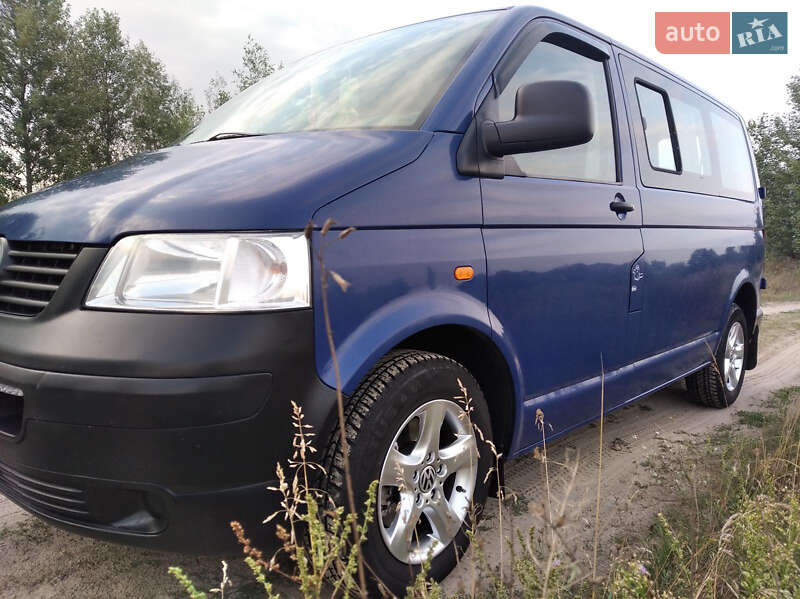 Минивэн Volkswagen Transporter 2005 в Десне