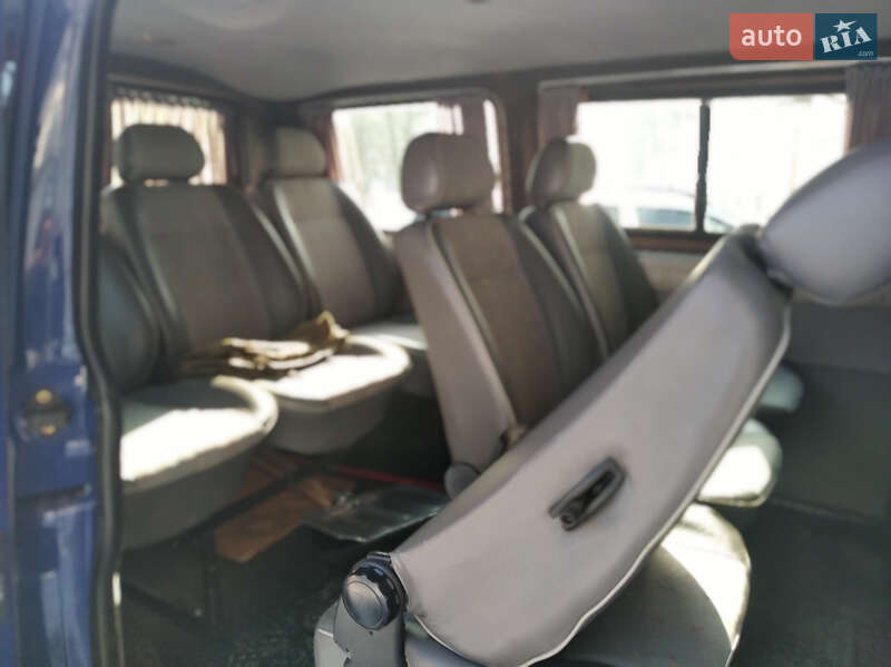 Минивэн Volkswagen Transporter 2005 в Десне