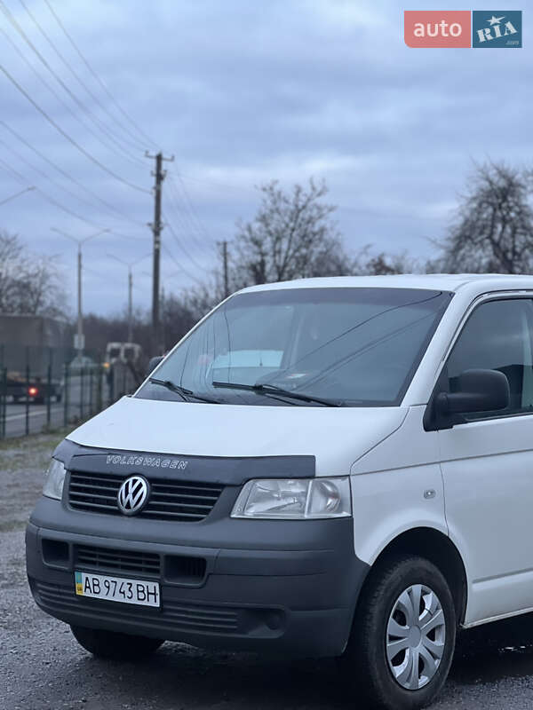 Вантажний фургон Volkswagen Transporter 2005 в Вінниці