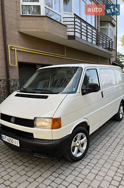Вантажний фургон Volkswagen Transporter 2001 в Надвірній