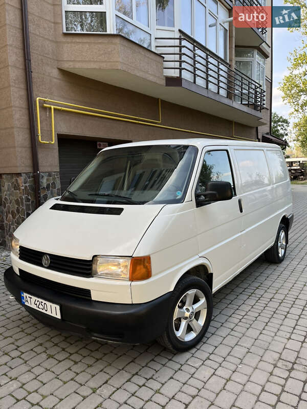 Вантажний фургон Volkswagen Transporter 2001 в Надвірній фото Вантажний фургон Volkswagen Transporter 2001 в Надвірній