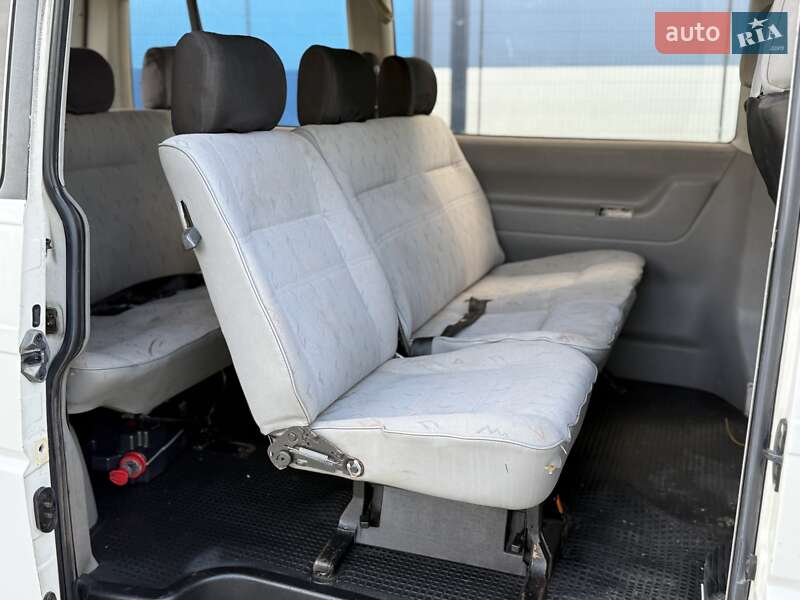 Мінівен Volkswagen Transporter 2000 в Львові