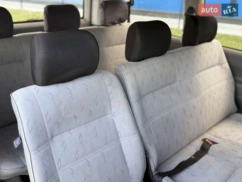 Мінівен Volkswagen Transporter 2000 в Львові