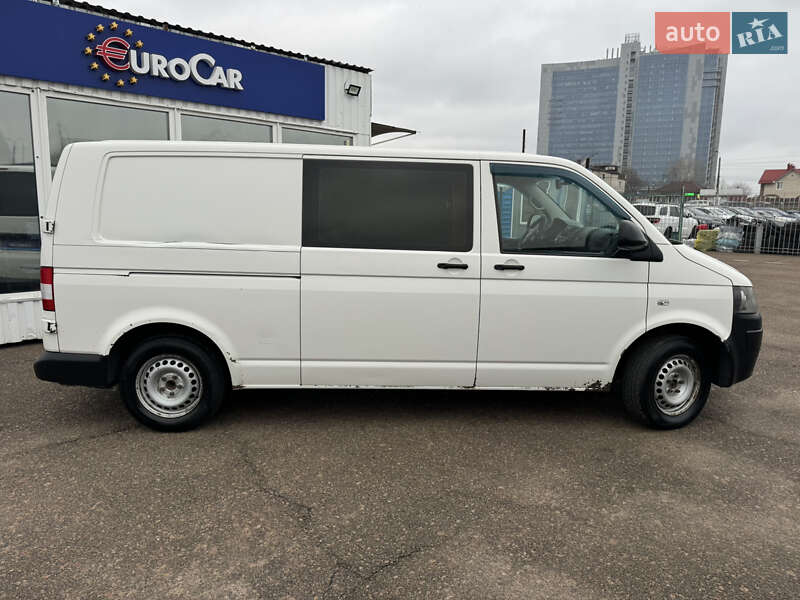 Грузовой фургон Volkswagen Transporter 2013 в Киеве