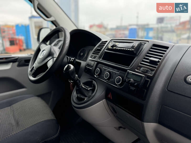 Грузовой фургон Volkswagen Transporter 2013 в Киеве