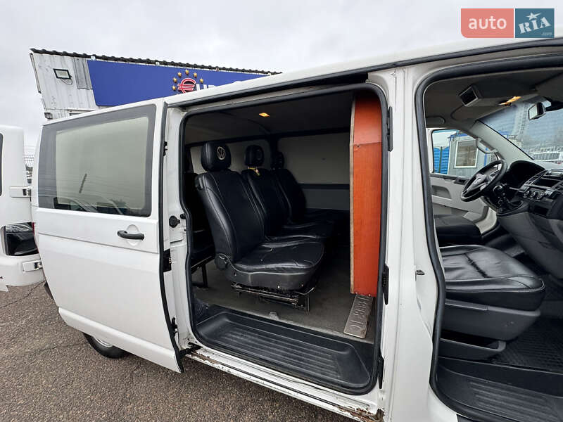 Грузовой фургон Volkswagen Transporter 2013 в Киеве