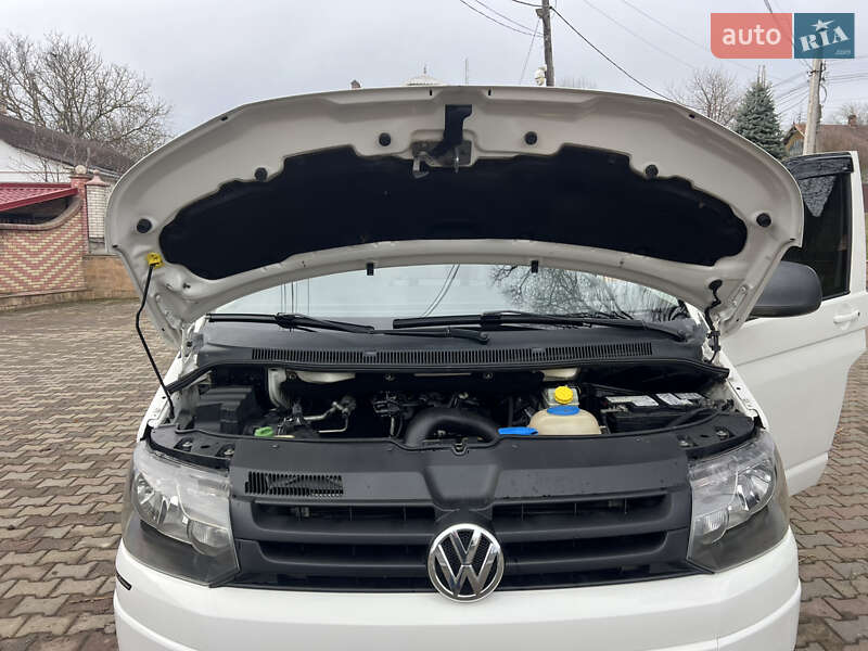 Вантажний фургон Volkswagen Transporter 2010 в Чернівцях фото 15 Вантажний фургон Volkswagen Transporter 2010 в Чернівцях