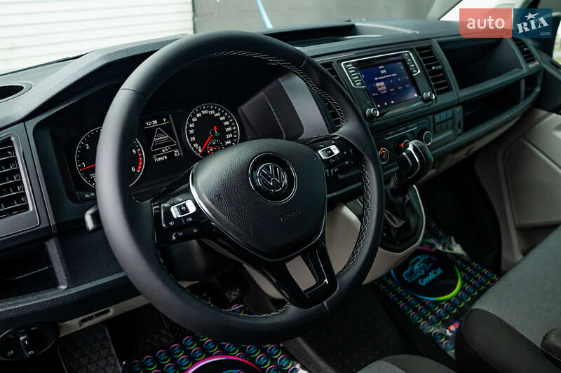Вантажний фургон Volkswagen Transporter 2018 в Луцьку