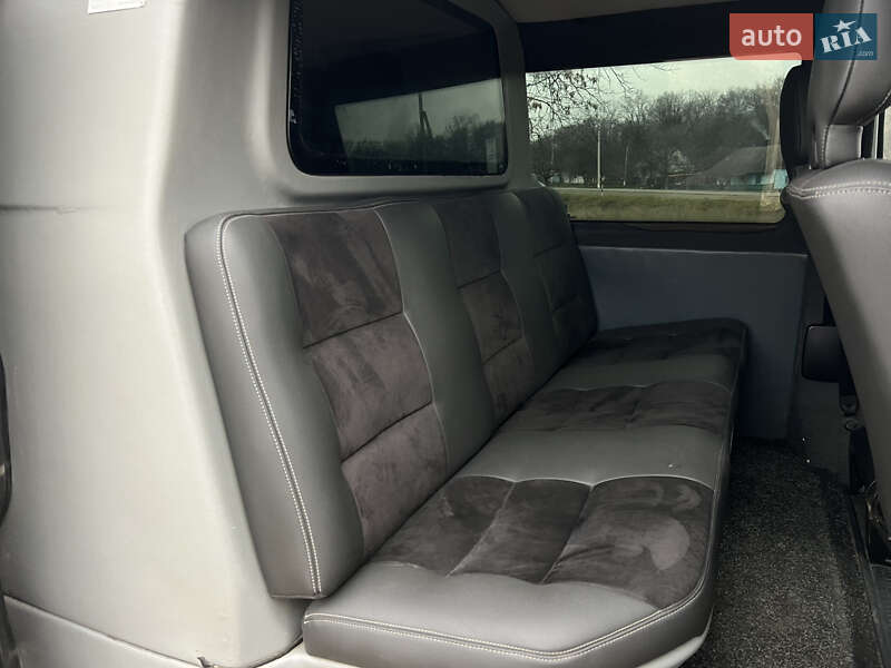 Вантажопасажирський фургон Volkswagen Transporter 2003 в Сторожинці