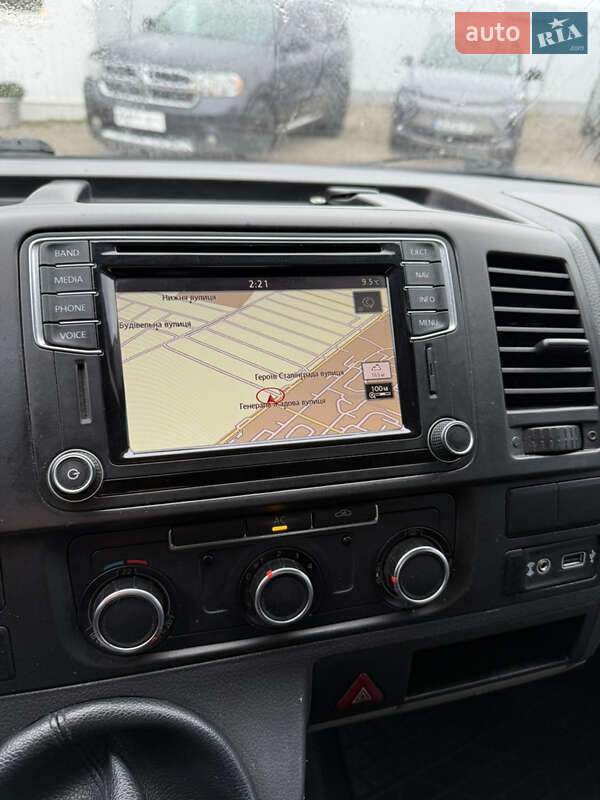 Вантажний фургон Volkswagen Transporter 2011 в Кропивницькому