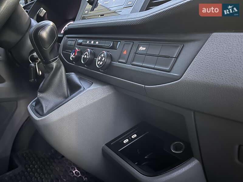 Мінівен Volkswagen Transporter 2022 в Житомирі