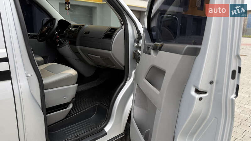 Мінівен Volkswagen Transporter 2005 в Івано-Франківську