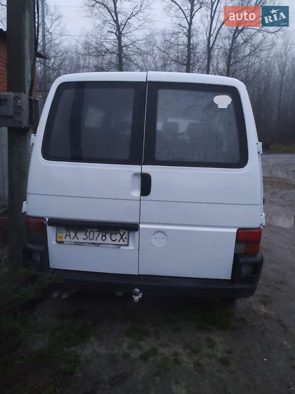 Минивэн Volkswagen Transporter 2001 в Будах
