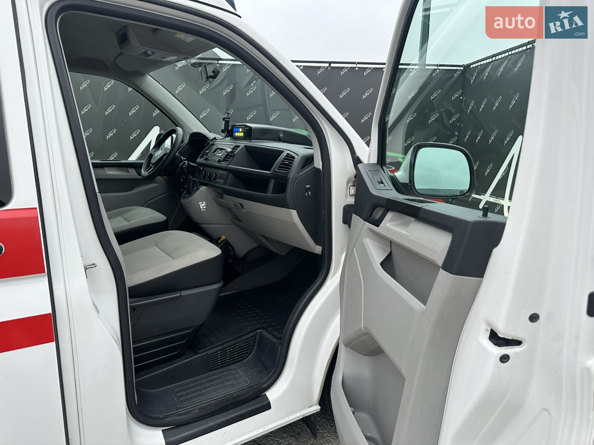 2017 Volkswagen Transporter - мініатюра 18