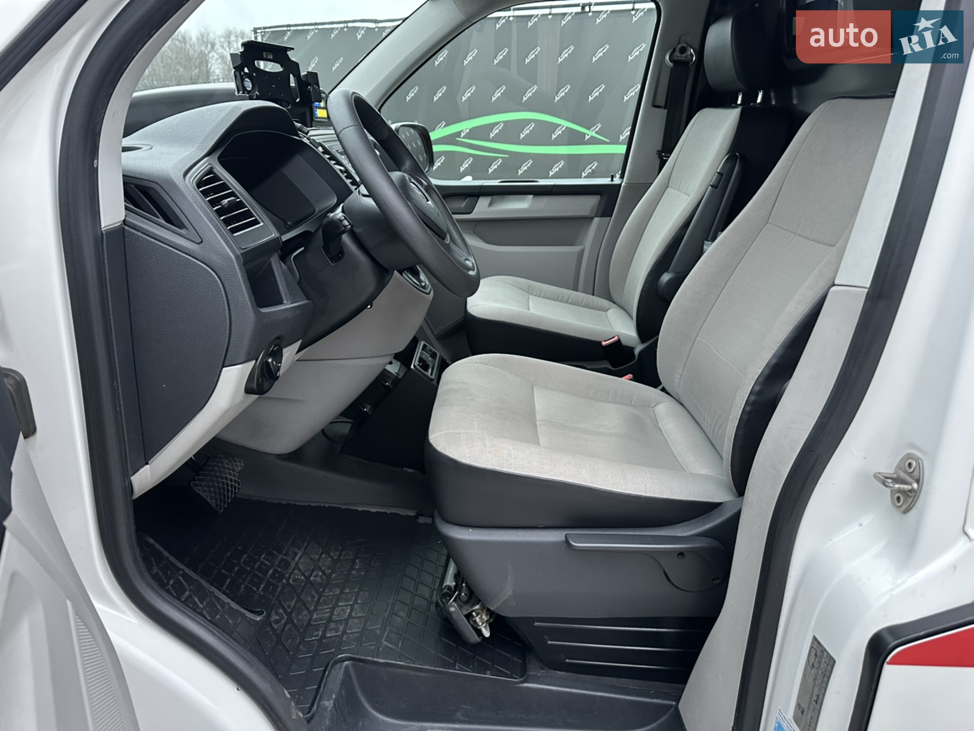 2017 Volkswagen Transporter - мініатюра 28