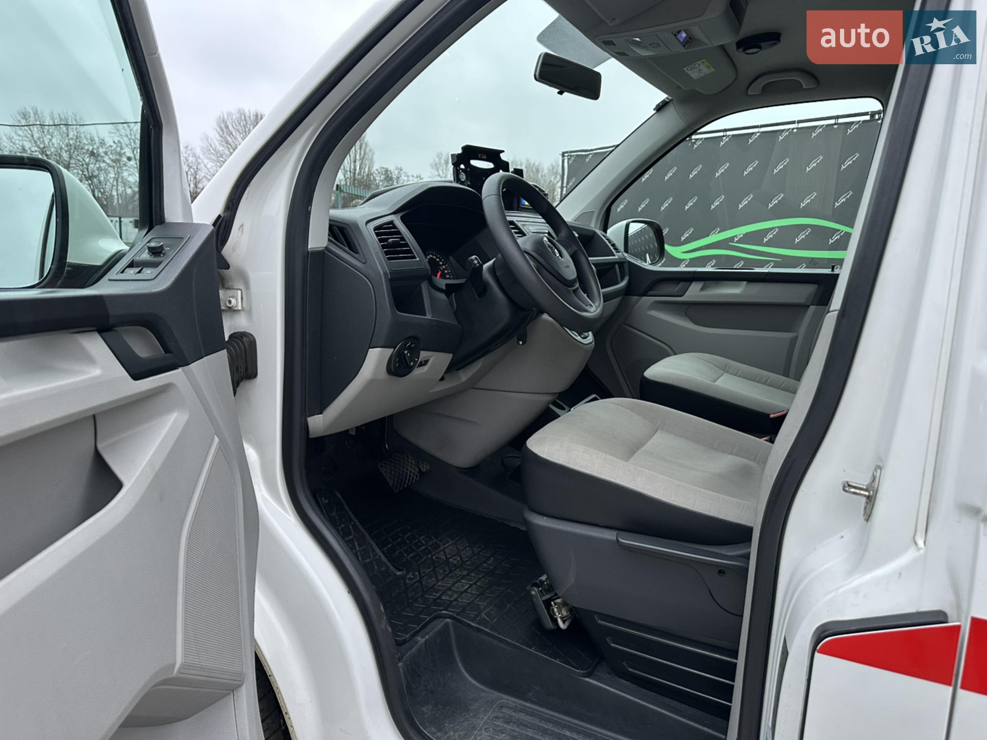 2017 Volkswagen Transporter - мініатюра 27