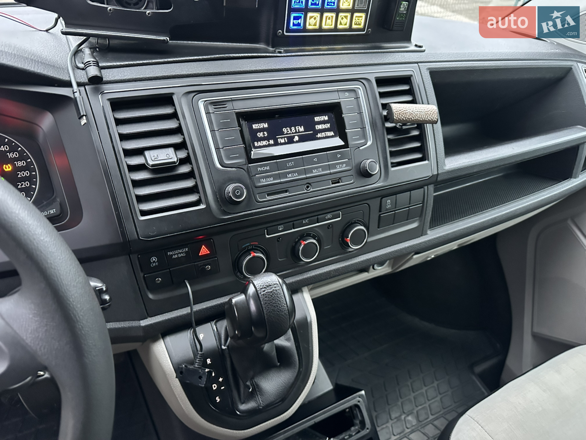 2017 Volkswagen Transporter - мініатюра 32