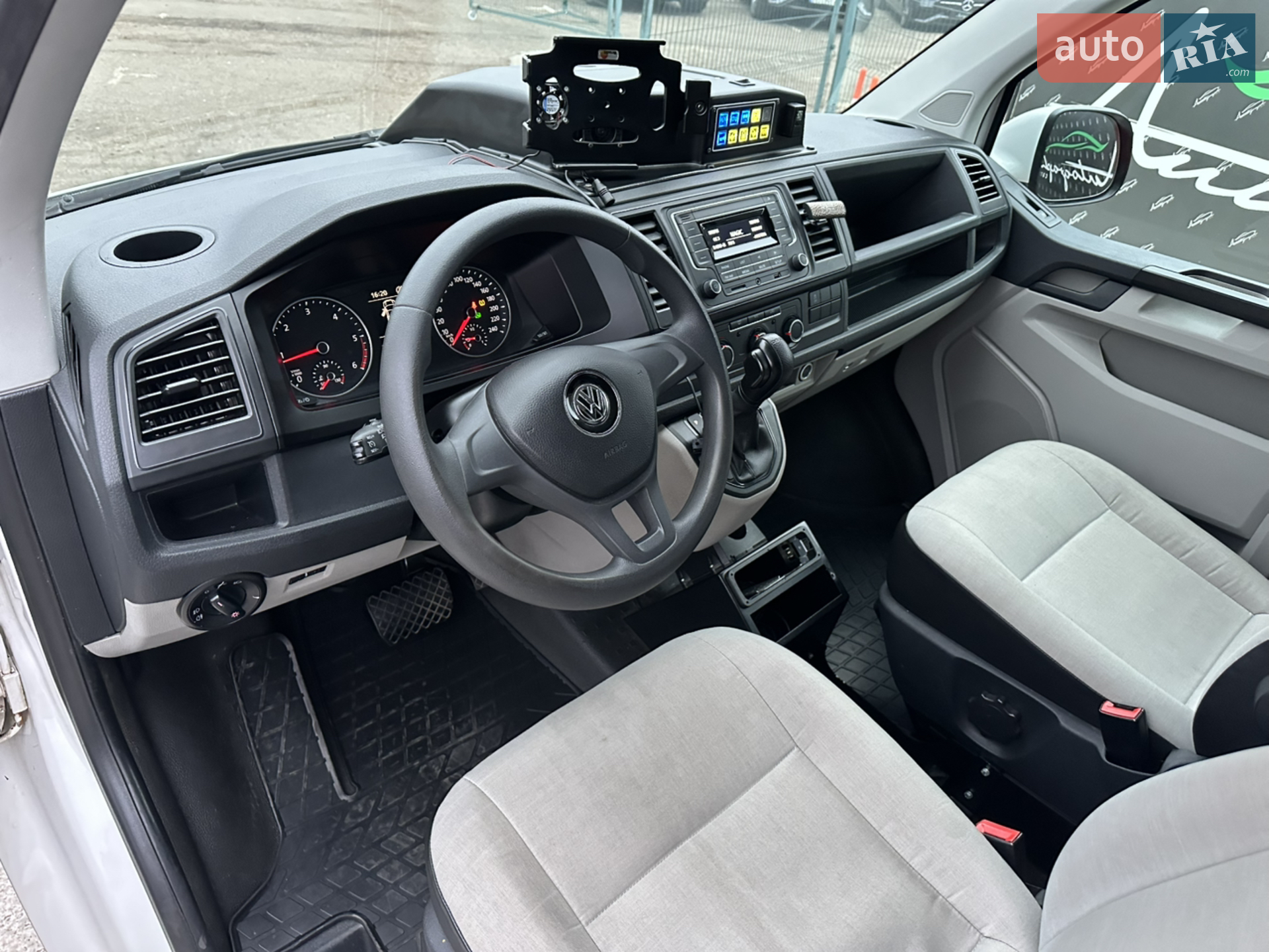 2017 Volkswagen Transporter - мініатюра 30