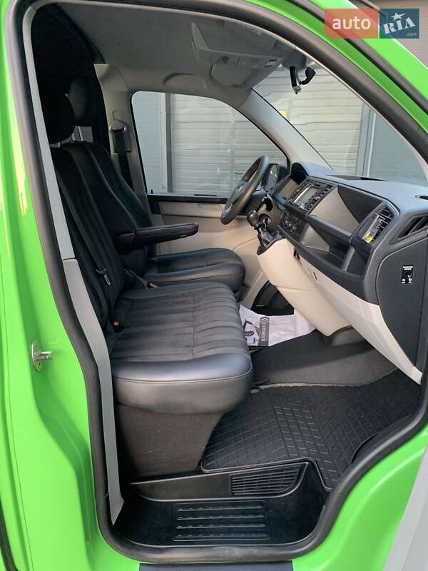 Минивэн Volkswagen Transporter 2015 в Ивано-Франковске