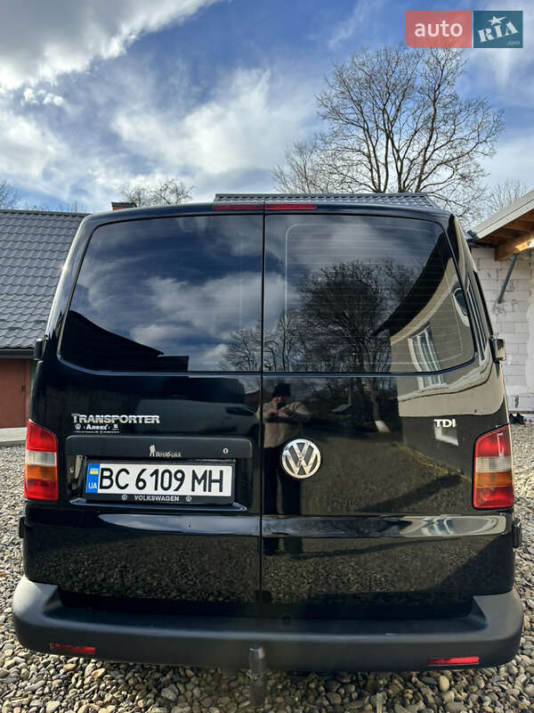 Минивэн Volkswagen Transporter 2004 в Стрые