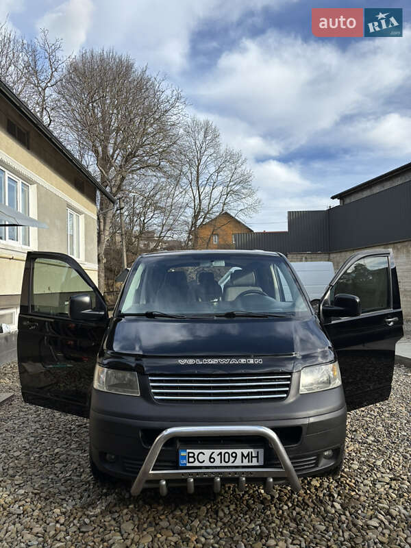 Минивэн Volkswagen Transporter 2004 в Стрые