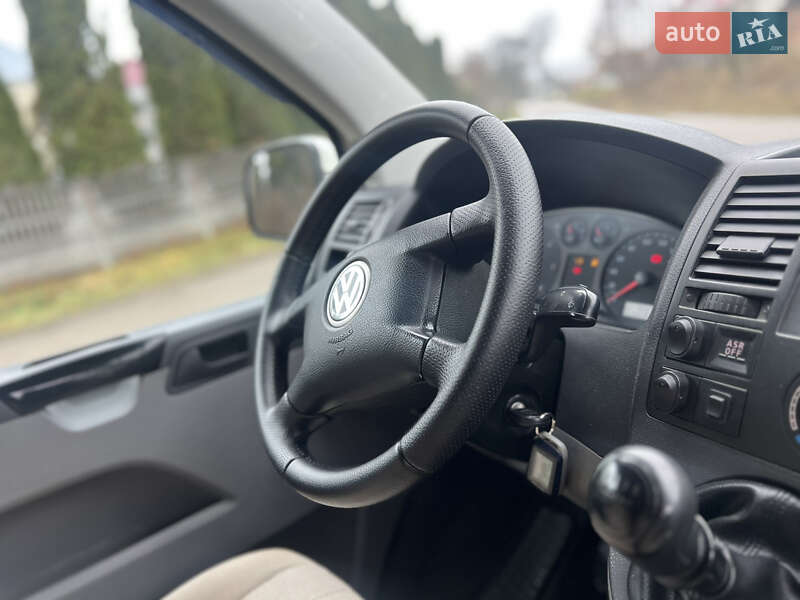 Минивэн Volkswagen Transporter 2006 в Львове