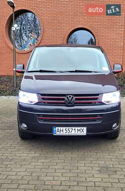 Минивэн Volkswagen Transporter 2015 в Ровно