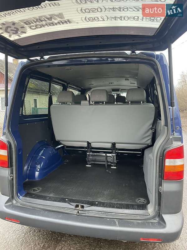 Минивэн Volkswagen Transporter 2006 в Остроге