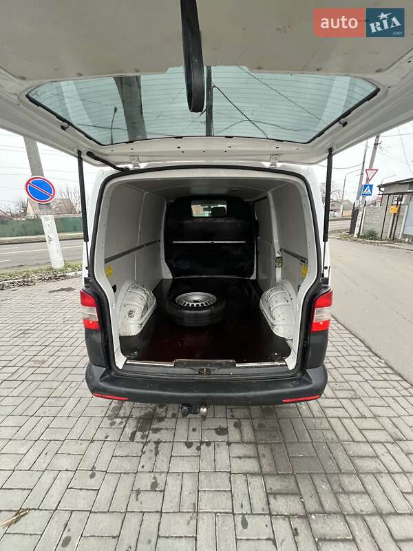 Вантажний фургон Volkswagen Transporter 2013 в Запоріжжі