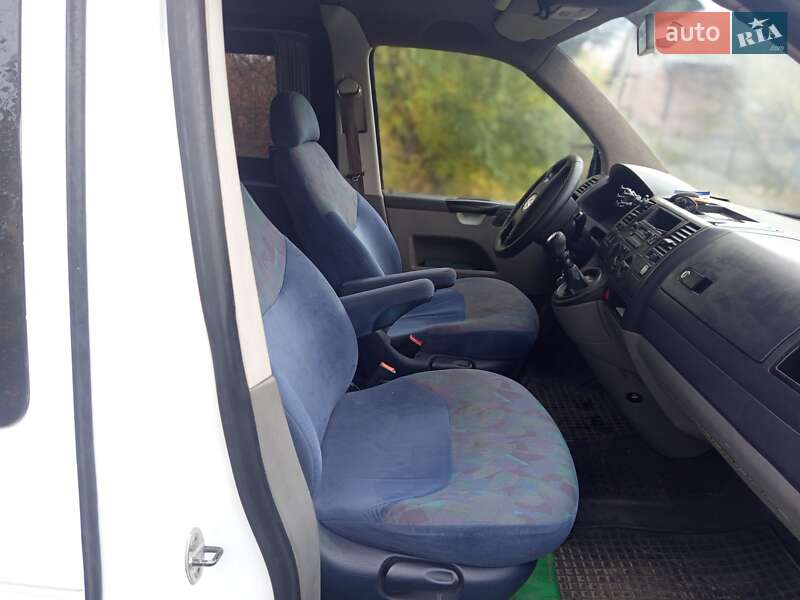 Мінівен Volkswagen Transporter 2004 в Дніпрі