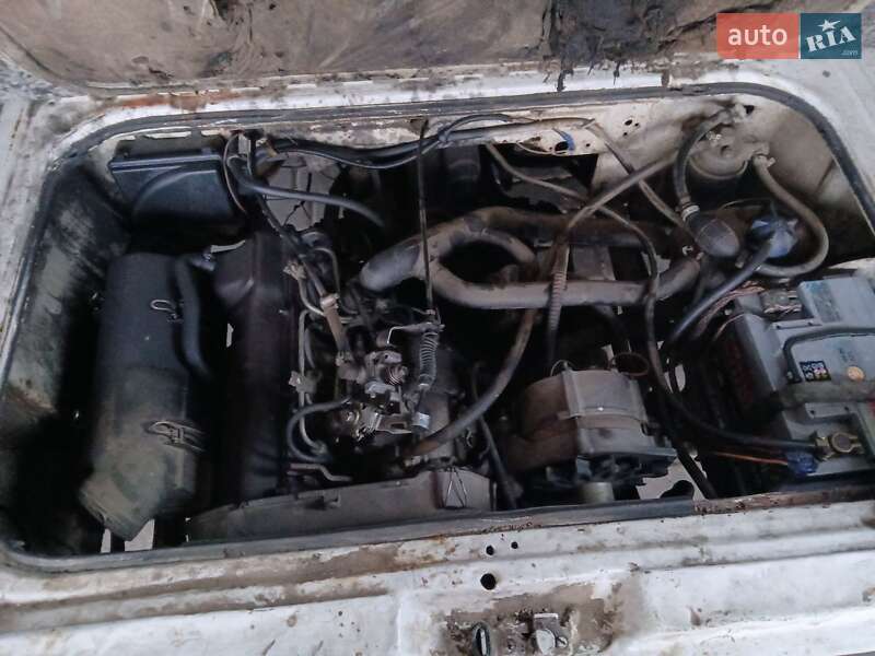 Вантажопасажирський фургон Volkswagen Transporter 1986 в Трускавці